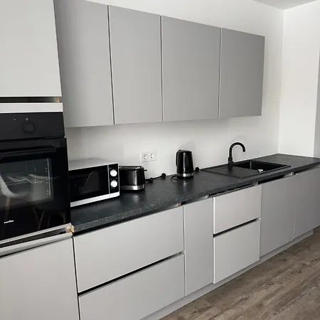 Neu Und Guenstig! Hochwertige Ferien- Und Monteurswohnung Bei Leipzig Naehe A14 Apartment
